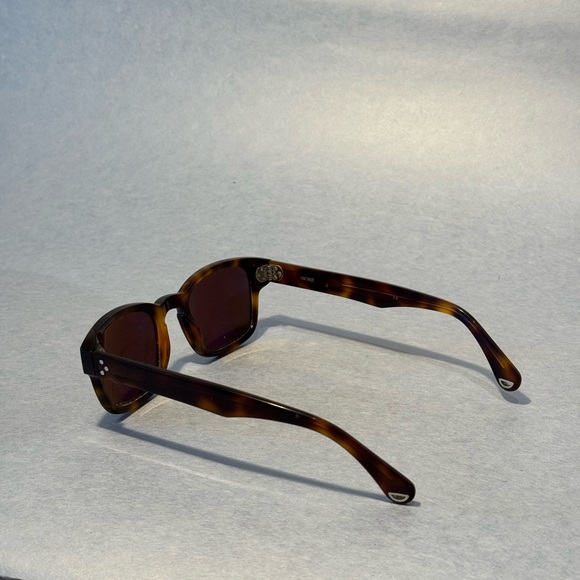 Classic Tortoise Shell Sunglasses - Picture 2 of 3